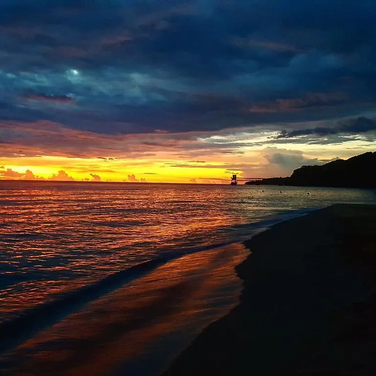 Rompeolas Beach House Hotel Aguadilla